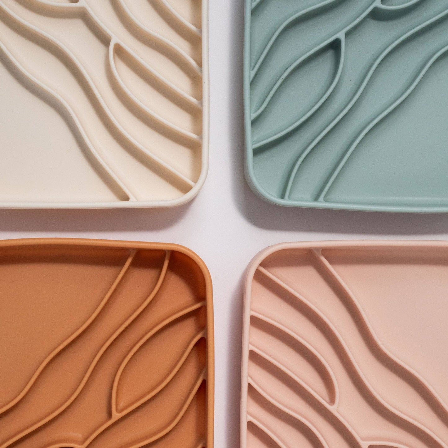 Dogged - beach slow feeder bowl - nutmeg